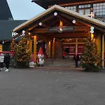 Santa's Little شاليه
